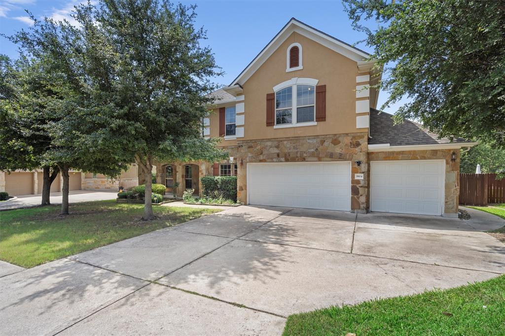 3904 Avery Woods LN