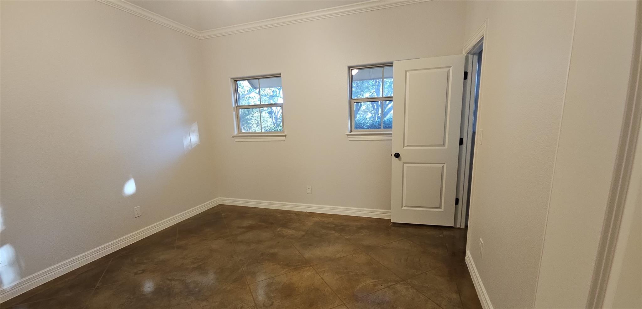 2516 La Ventana PKWY