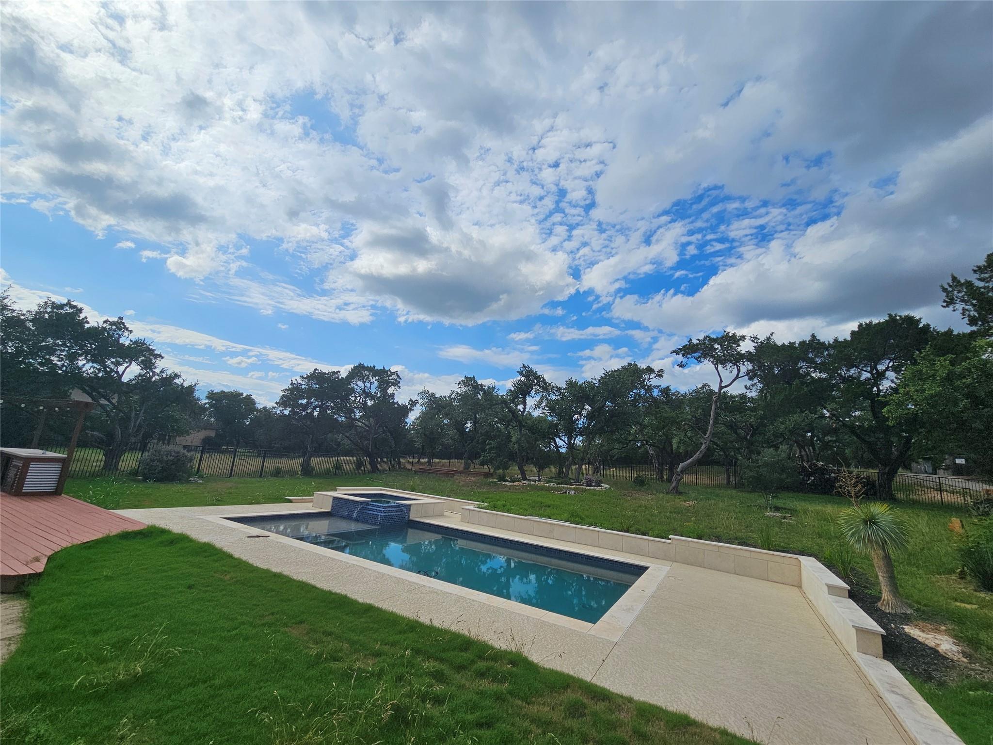 2516 La Ventana PKWY