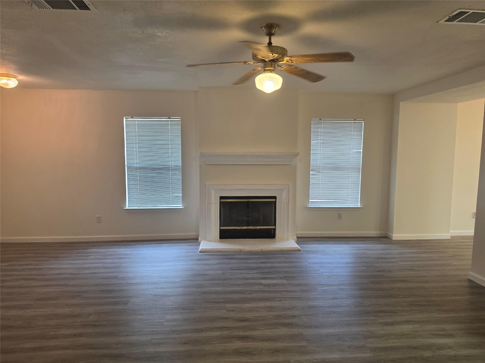 1216 Bradbury LN