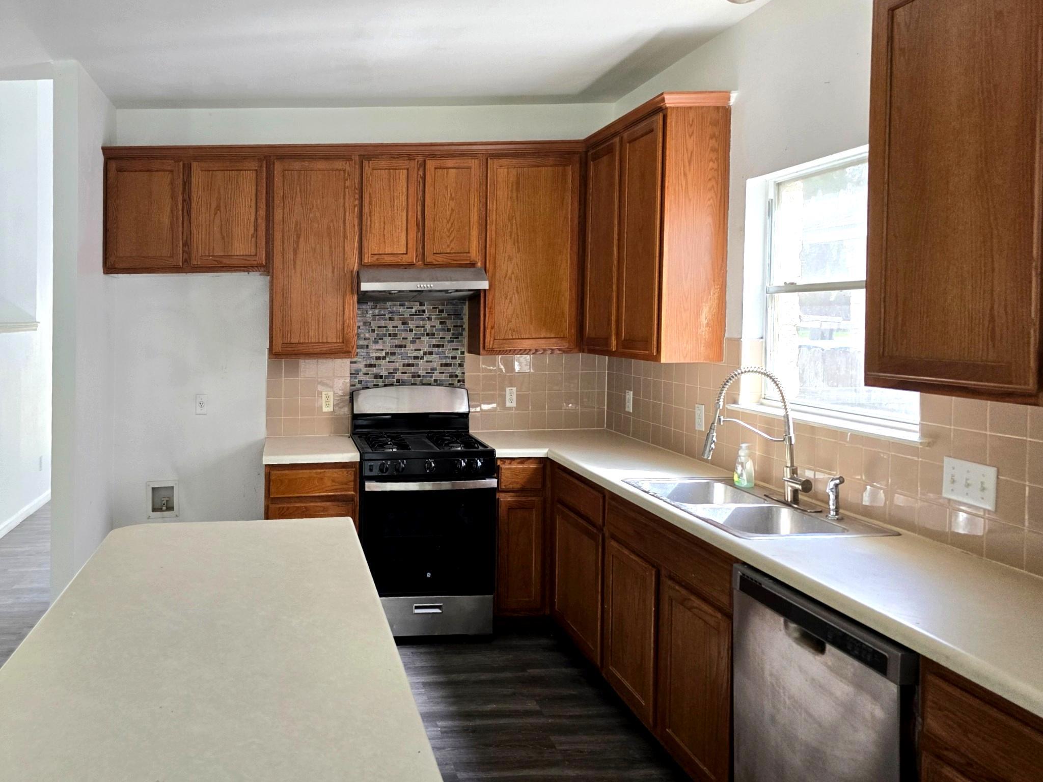 3939 Whitey Ford WAY