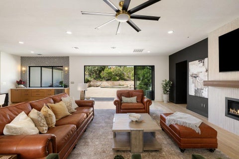 Tiny photo for 34 AUTUMN OAKS DR, The Hills, TX 78738 (MLS # 1875148)