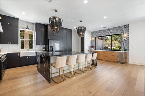 Tiny photo for 34 AUTUMN OAKS DR, The Hills, TX 78738 (MLS # 1875148)
