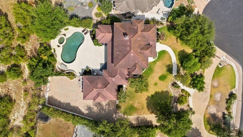 Tiny photo for 34 AUTUMN OAKS DR, The Hills, TX 78738 (MLS # 1875148)