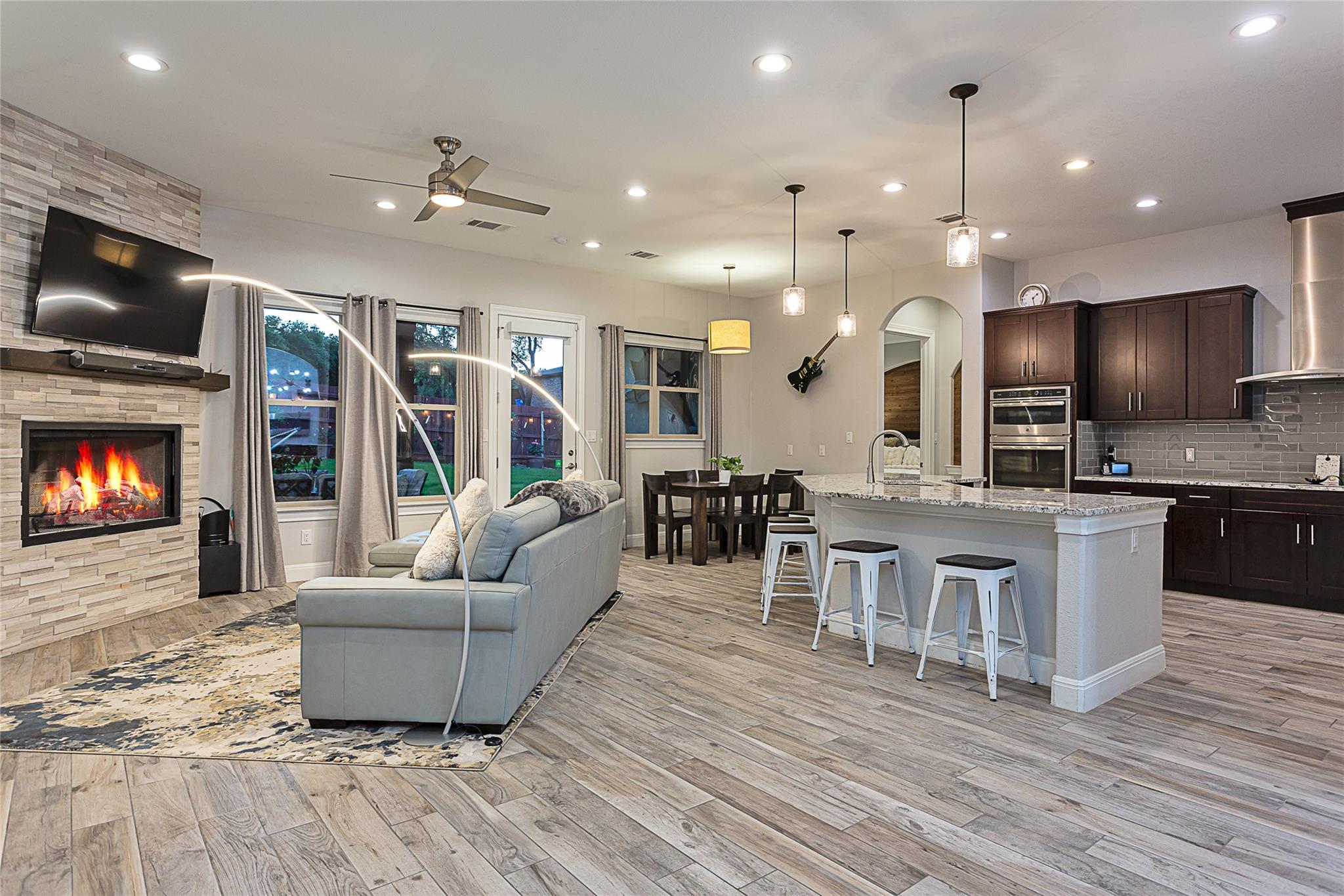 5608 Arroyo RD