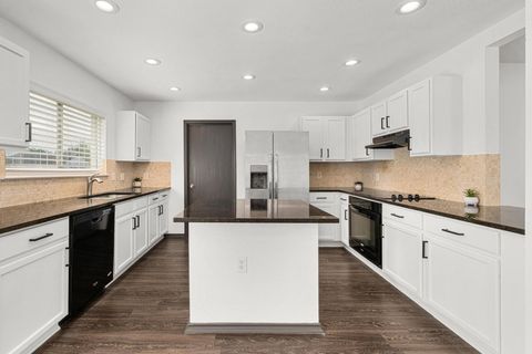 Photo of 7525 Springtime TRL, Austin, TX 78747 (MLS # 2213904)