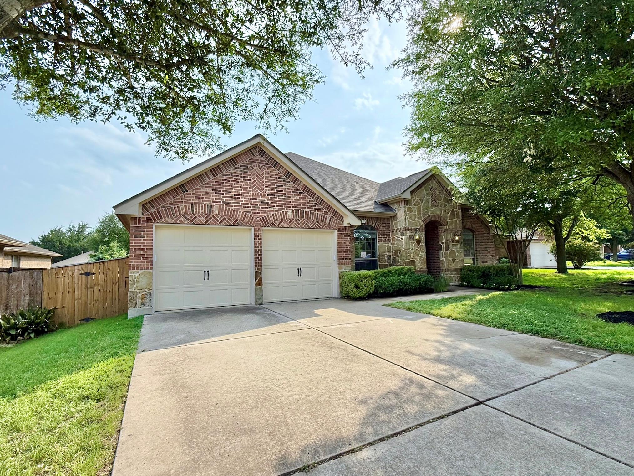 4233 Fairmeadow DR