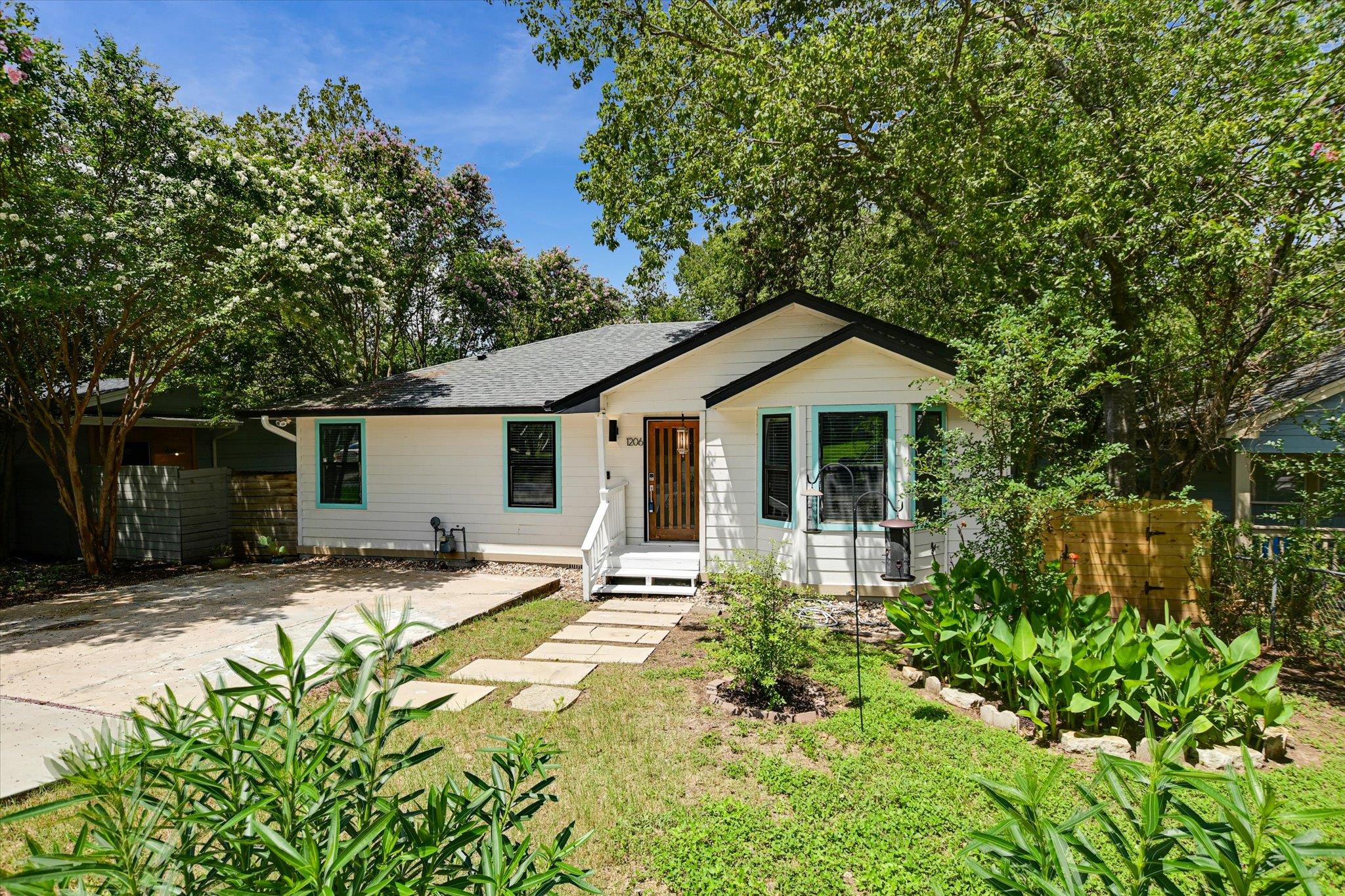 1206 Eleanor ST, Austin