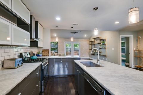 Tiny photo for 1206 Eleanor ST, Austin, TX 78721 (MLS # 3211592)