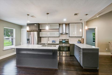 Tiny photo for 1206 Eleanor ST, Austin, TX 78721 (MLS # 3211592)
