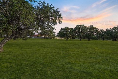 2504 Countryside CIR Spicewood TX 78669