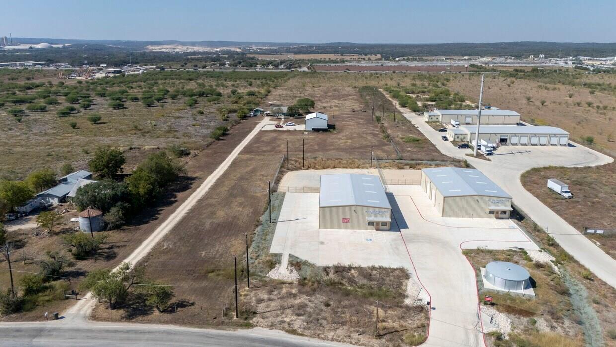 6802 S Old Bastrop Highway