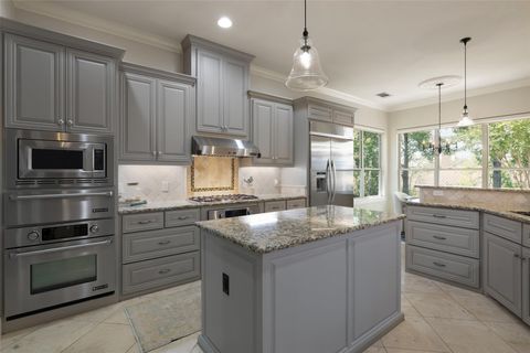 Tiny photo for 110 Golden Bear DR, Austin, TX 78738 (MLS # 8095217)