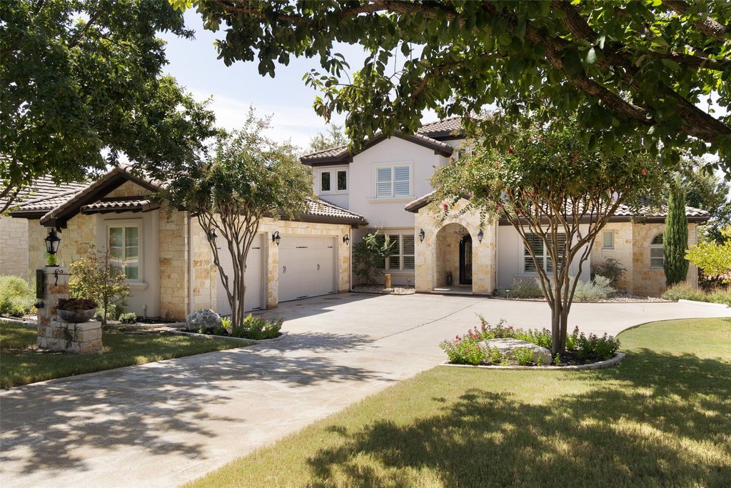 Photo for 110 Golden Bear DR, Austin, TX 78738 (MLS # 8095217)