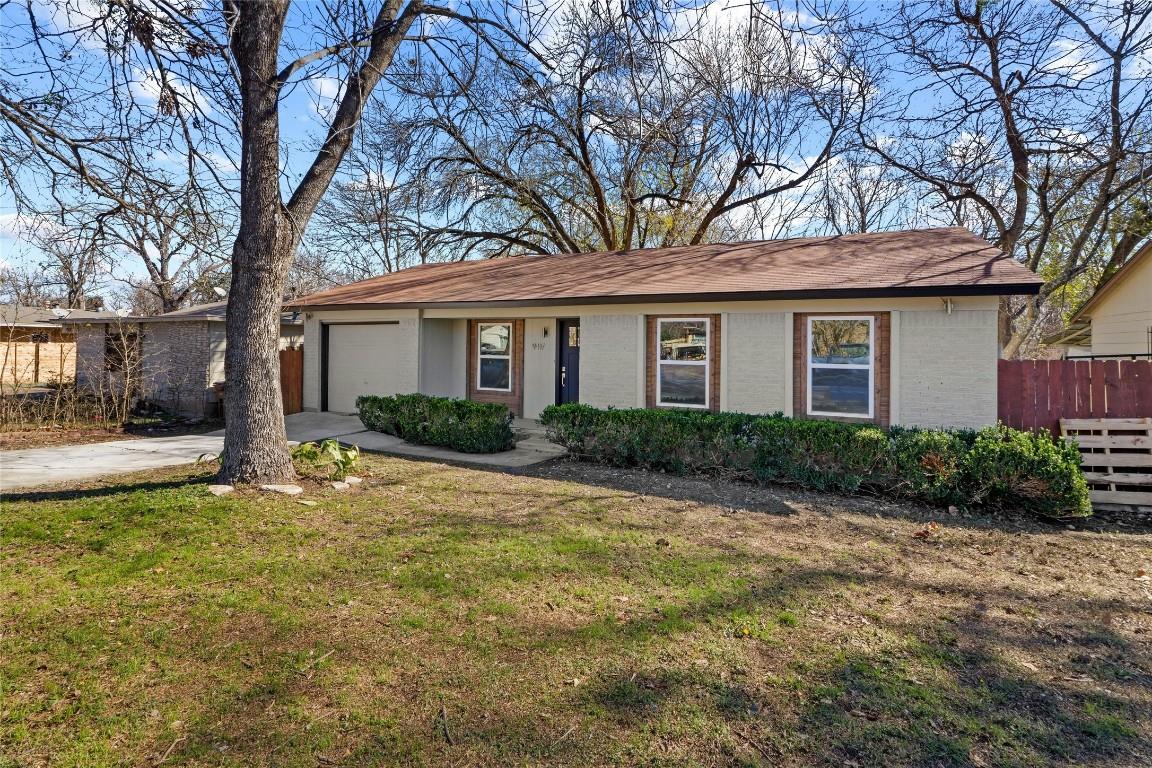 9417 N Creek DR