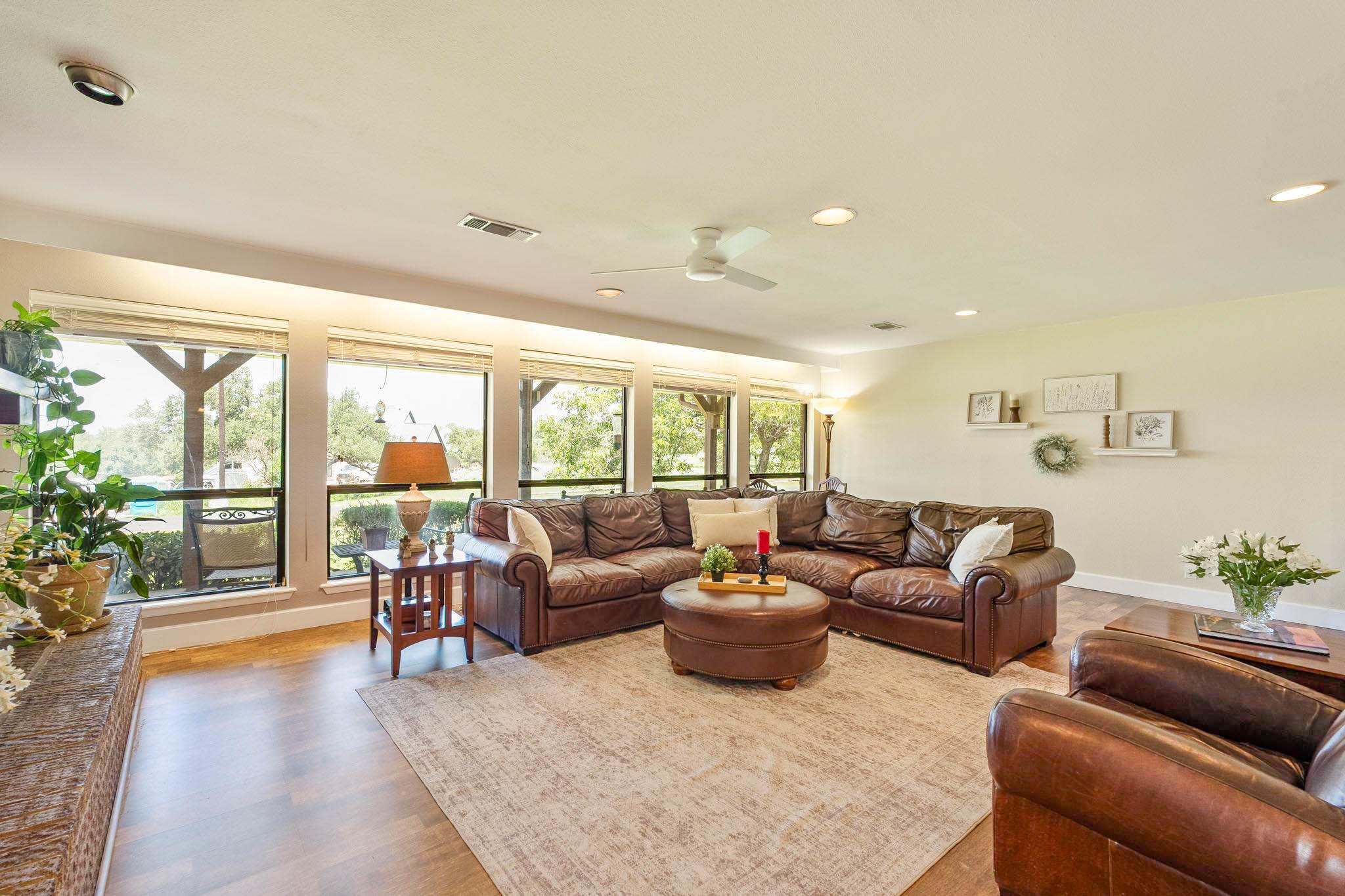 1905 Brushy Bend DR