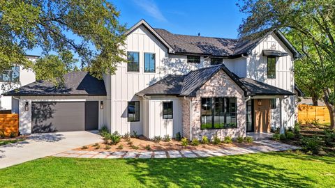 Photo of 5012 Highland CT, Austin, TX 78731 (MLS # 9456701)