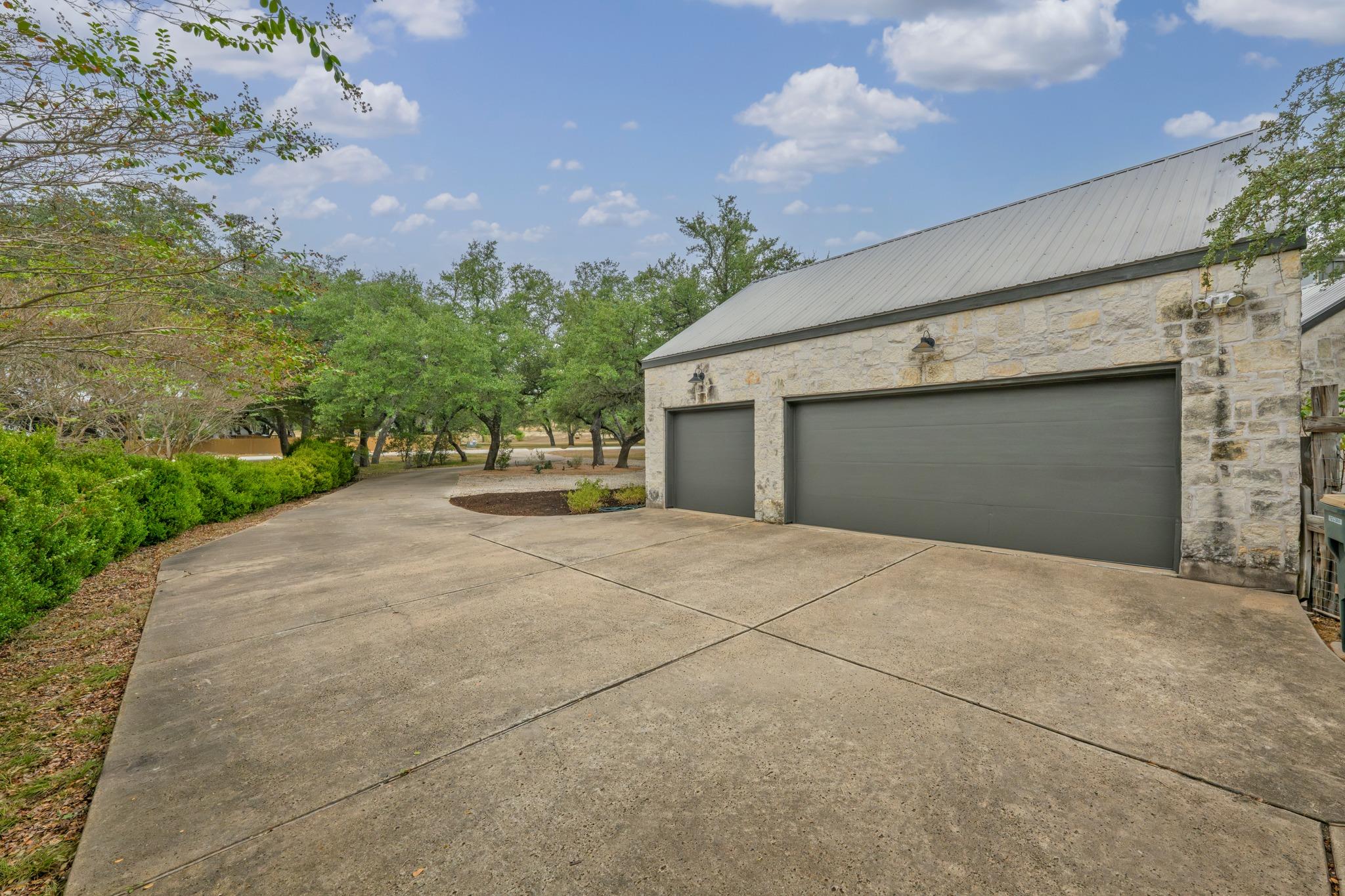 188 Broken Lance DR