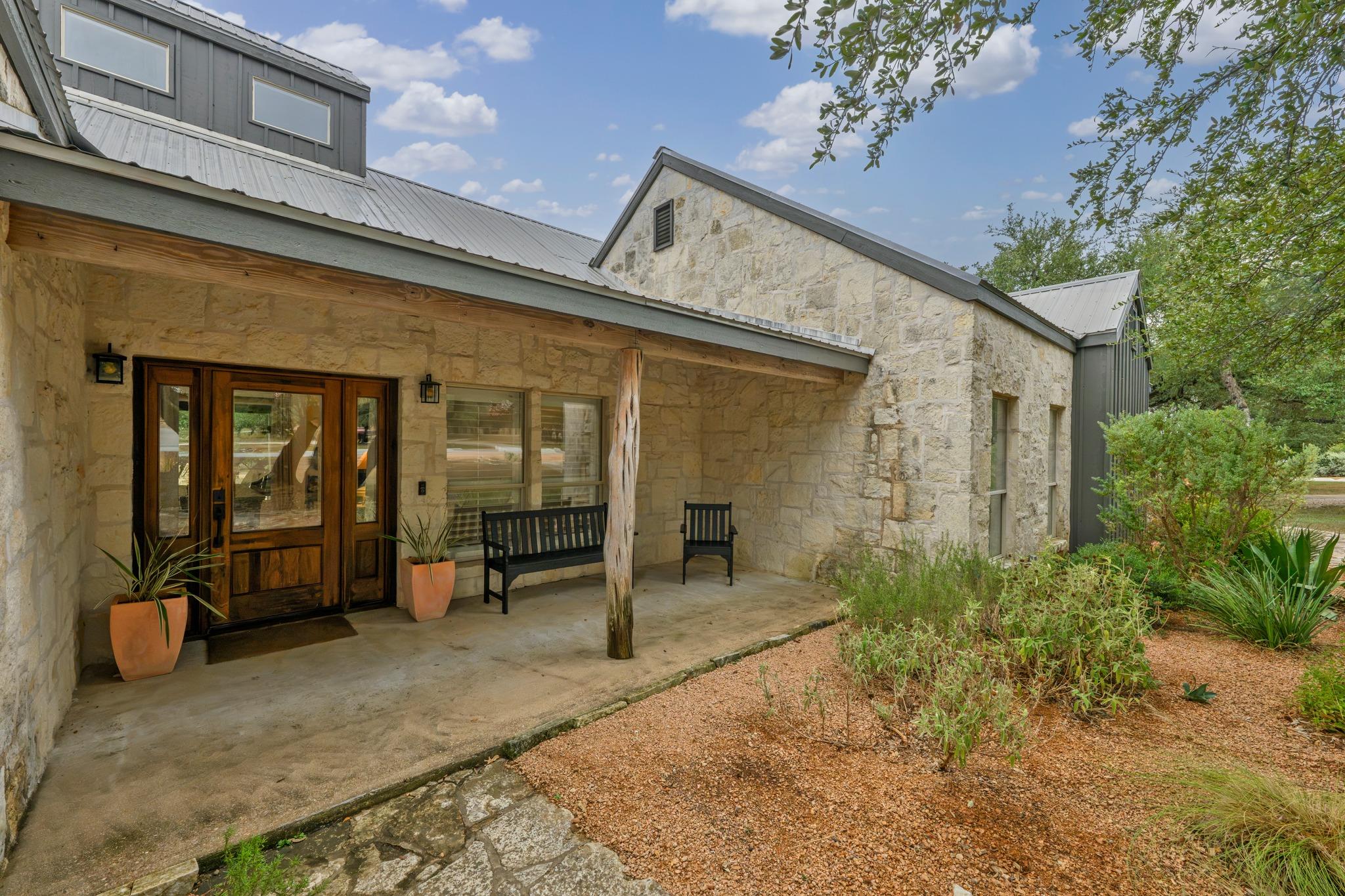 188 Broken Lance DR