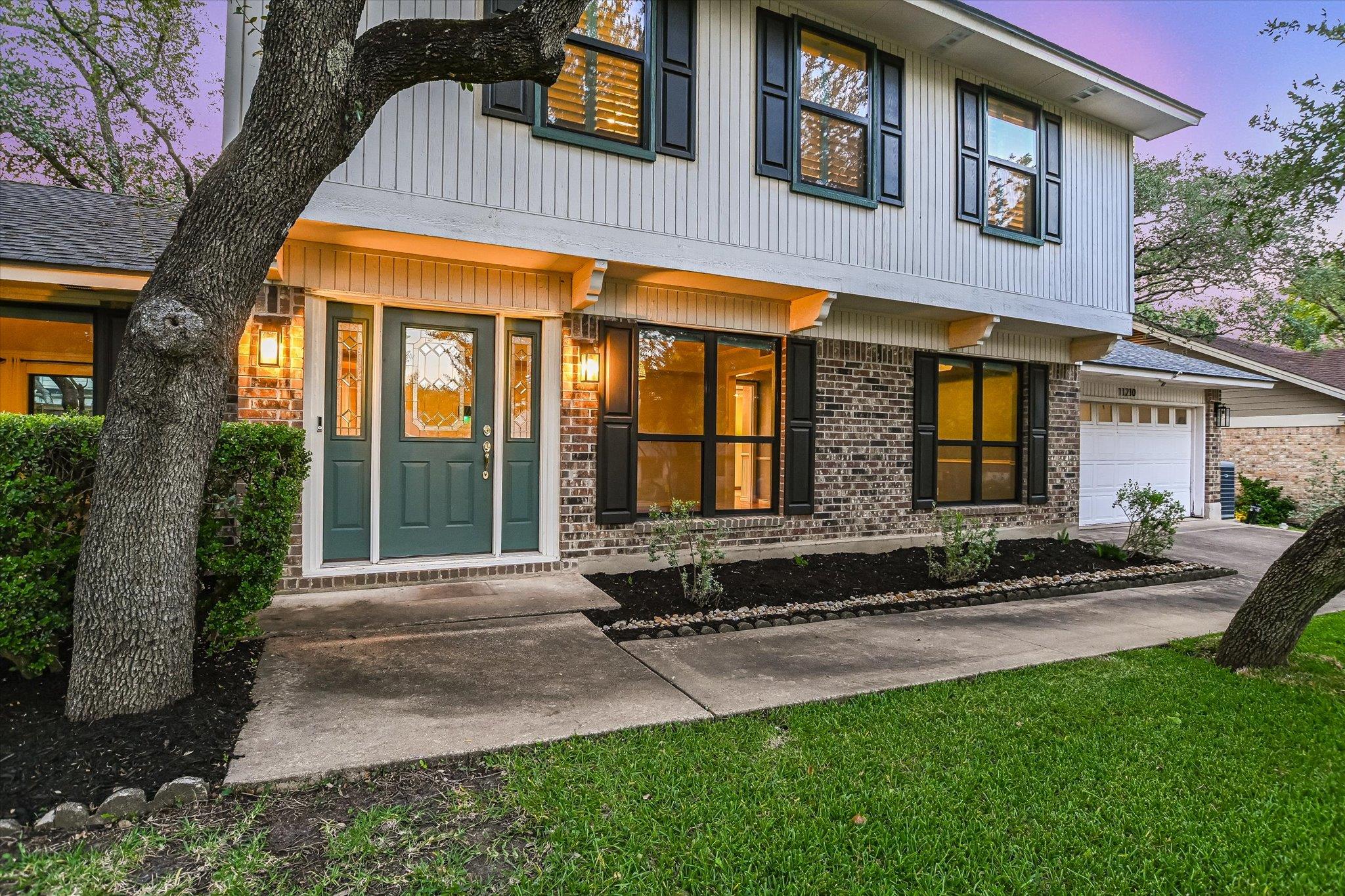 11210 Deadoak LN