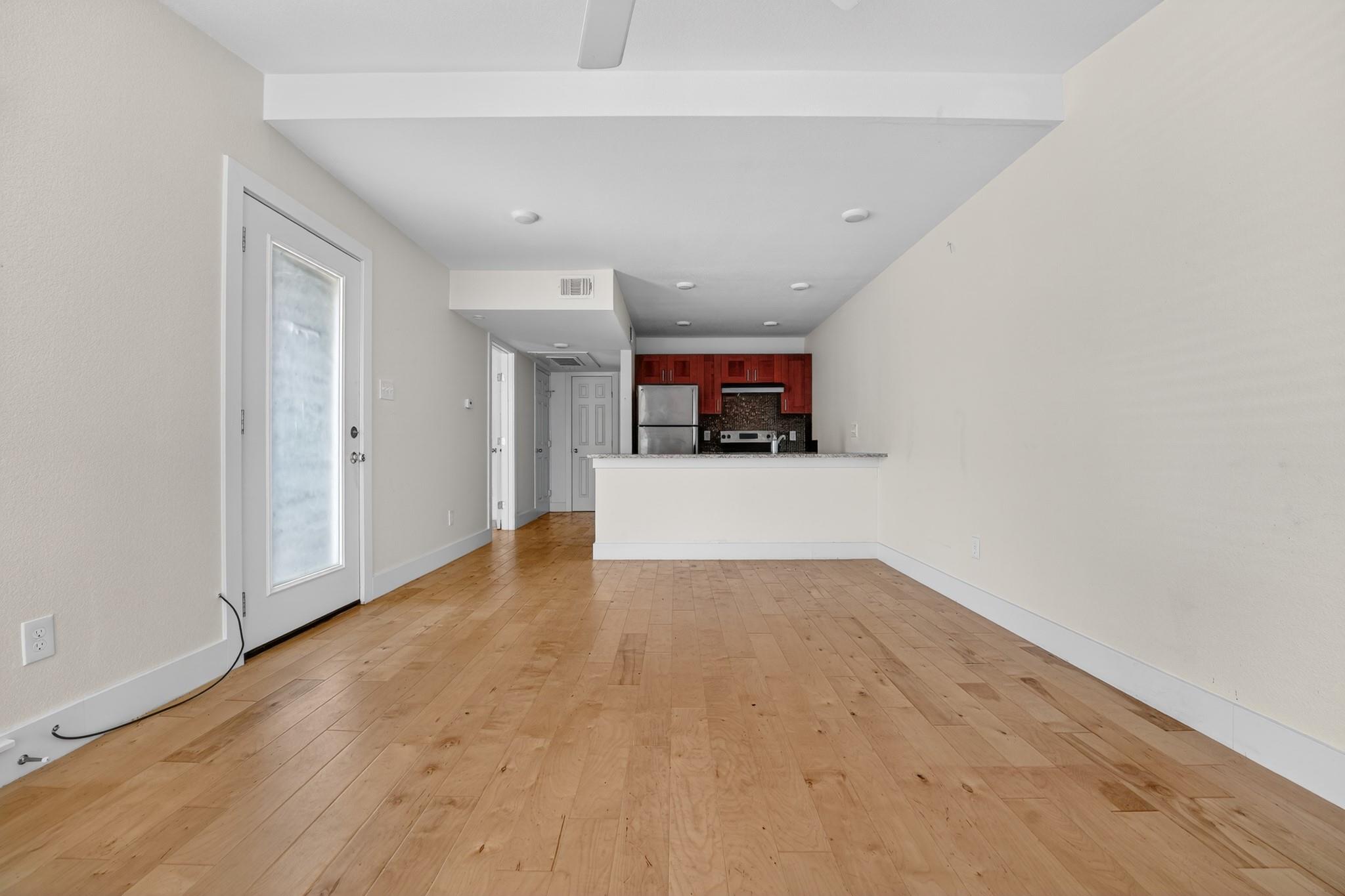 909 Reinli ST 240
