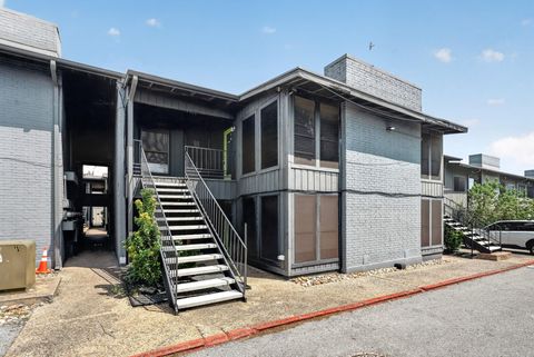 Photo of 909 Reinli ST #240, Austin, TX 78751 (MLS # 6706245)
