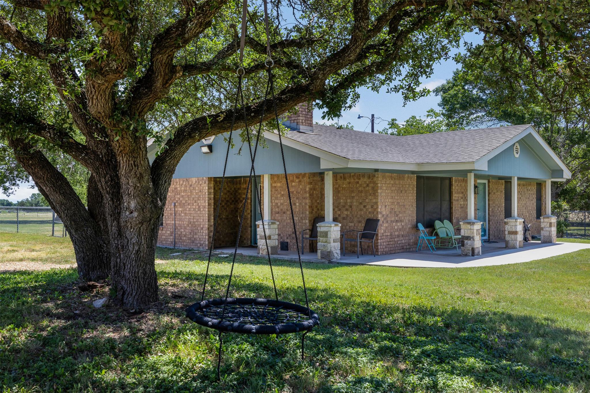 2185 FM 184