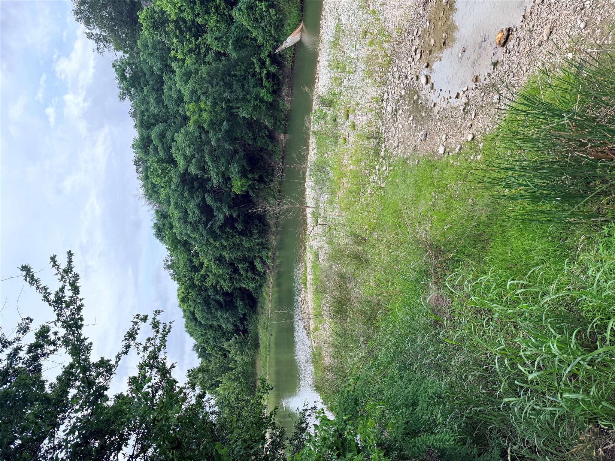 1401 Valley View RD