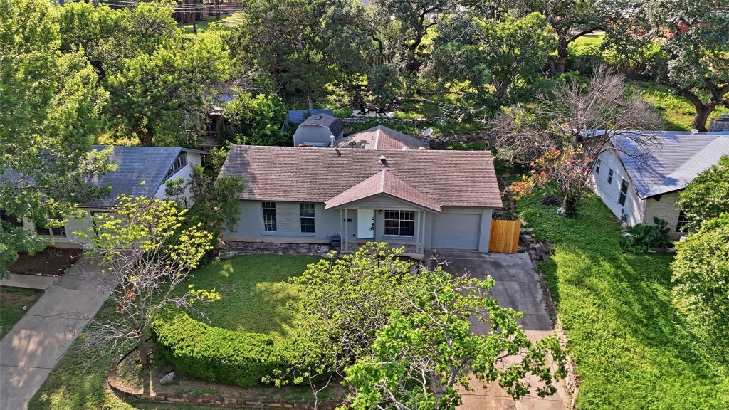 Photo of 2704 Carnarvon LN, Austin, TX 78704 (MLS # 2909497)
