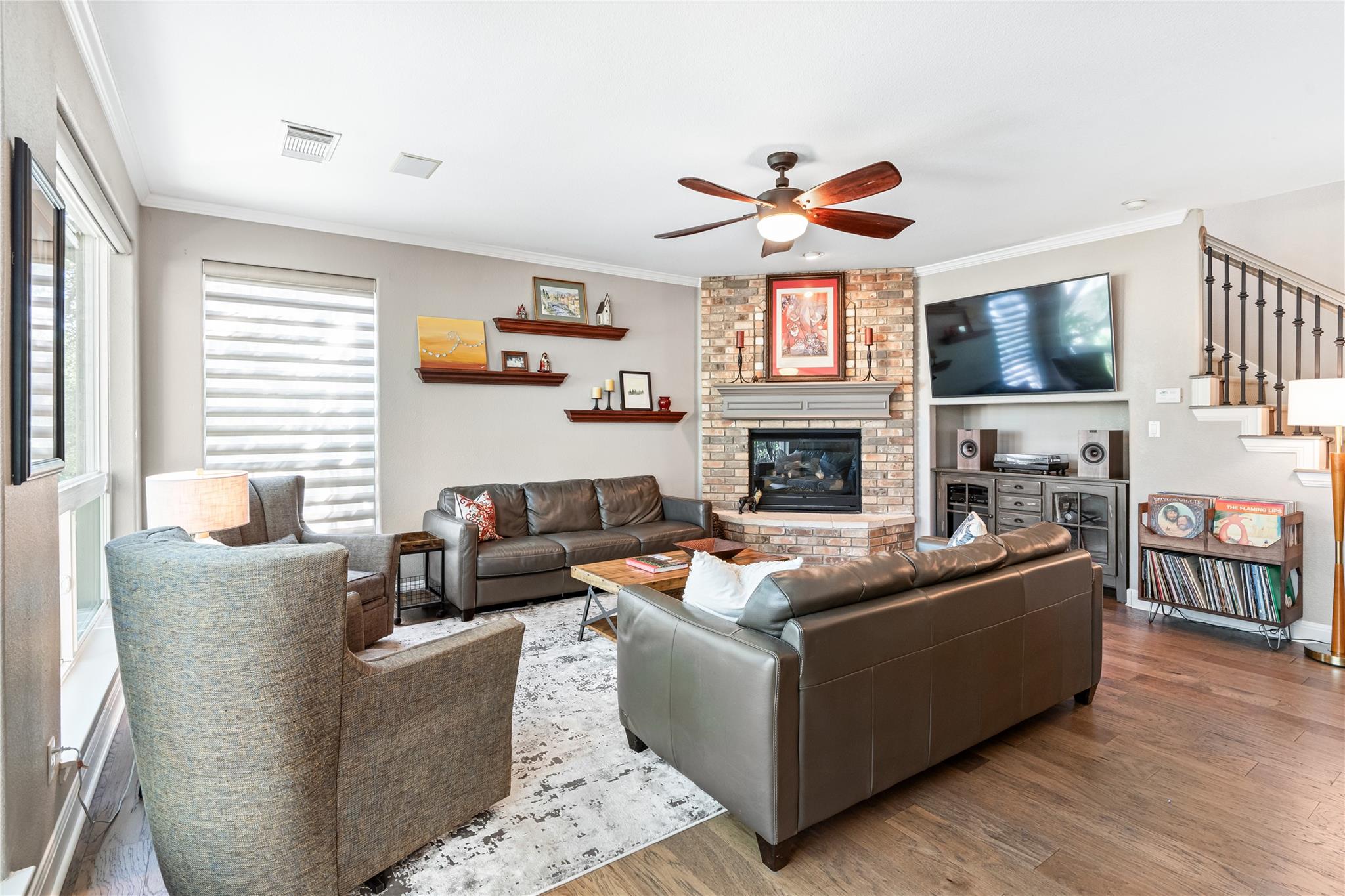 102 Cheerful CT