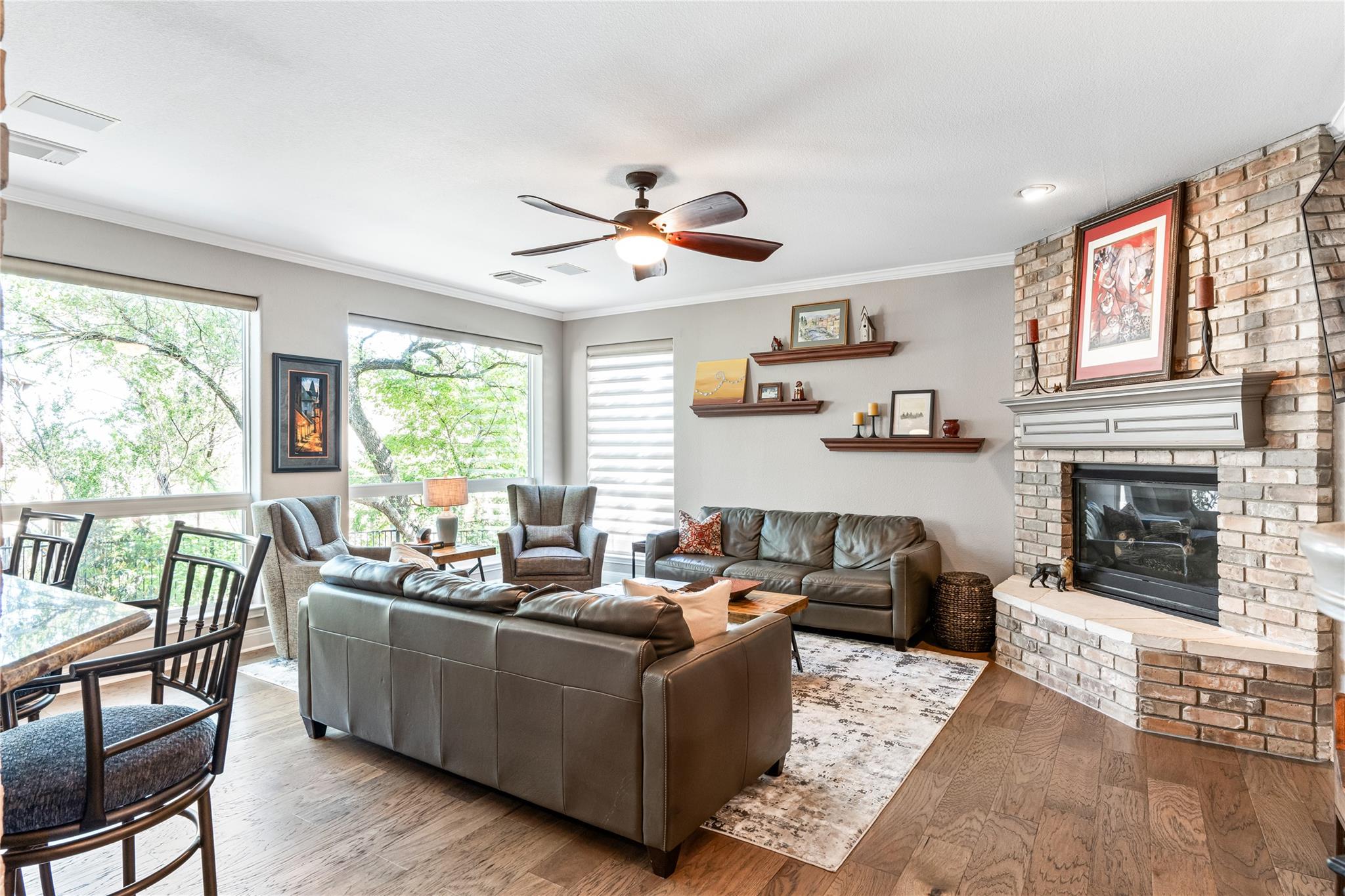 102 Cheerful CT