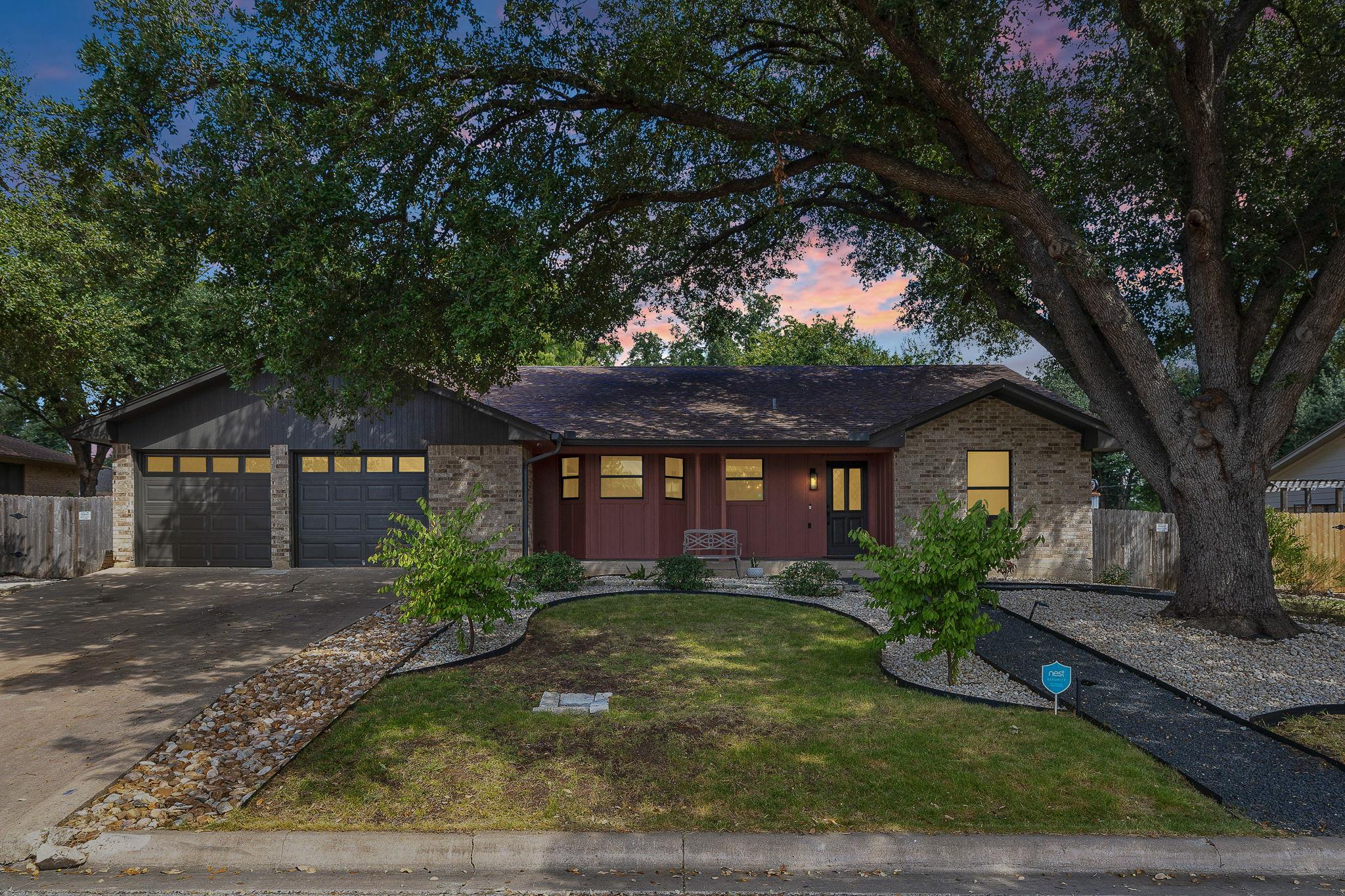 2202 Carolyn DR