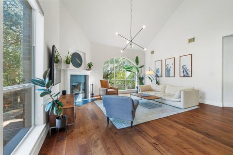 Photo of 3417 Grimes Ranch RD, Austin, TX 78732 (MLS # 8473687)