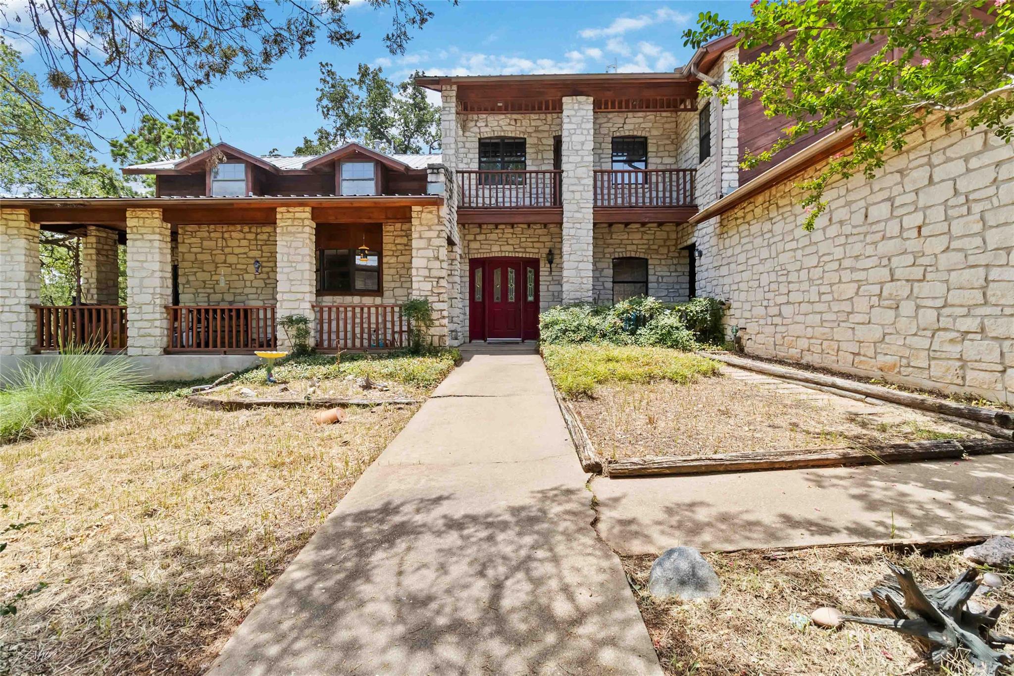 214 Laura LN