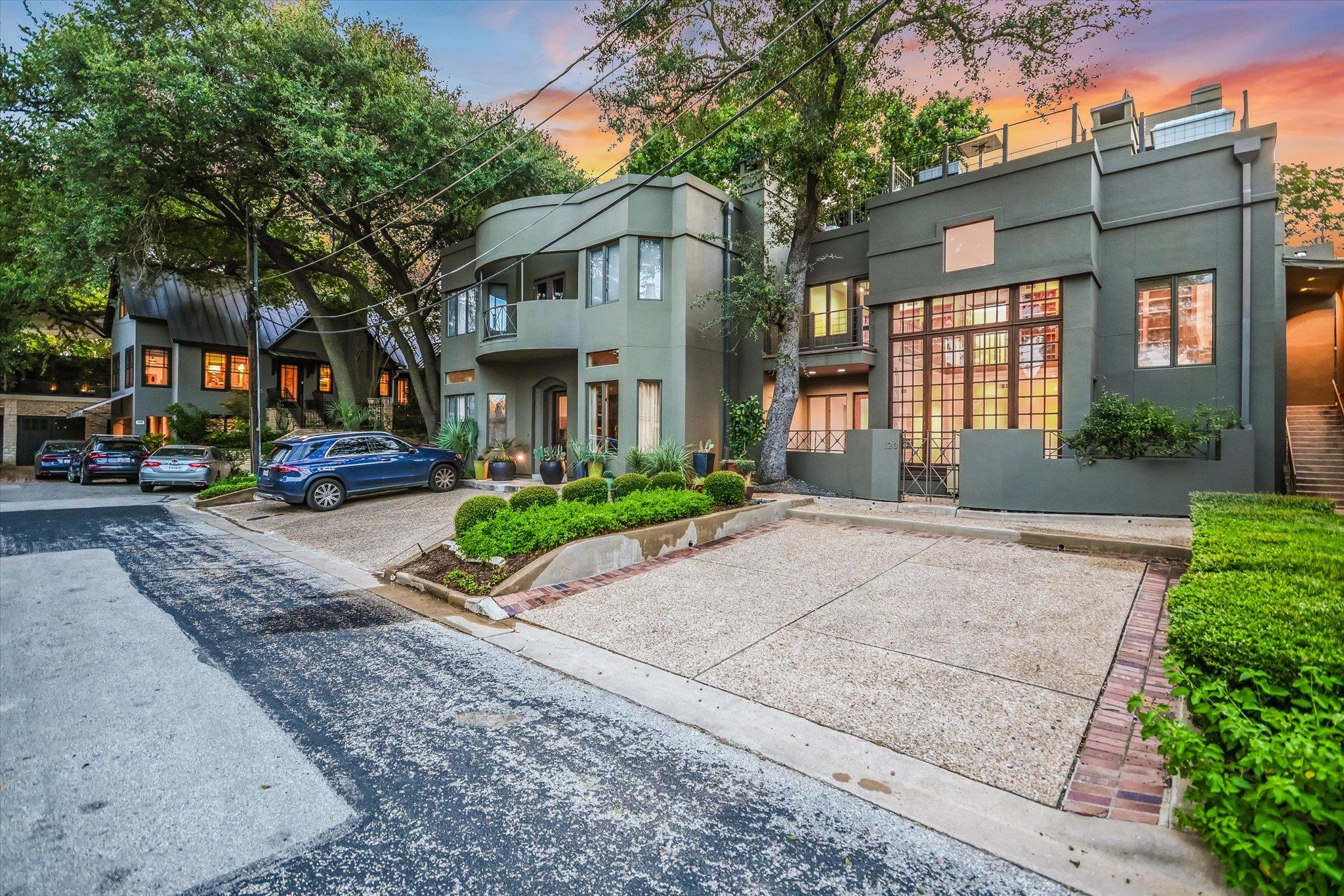 1111 W 12th ST 120