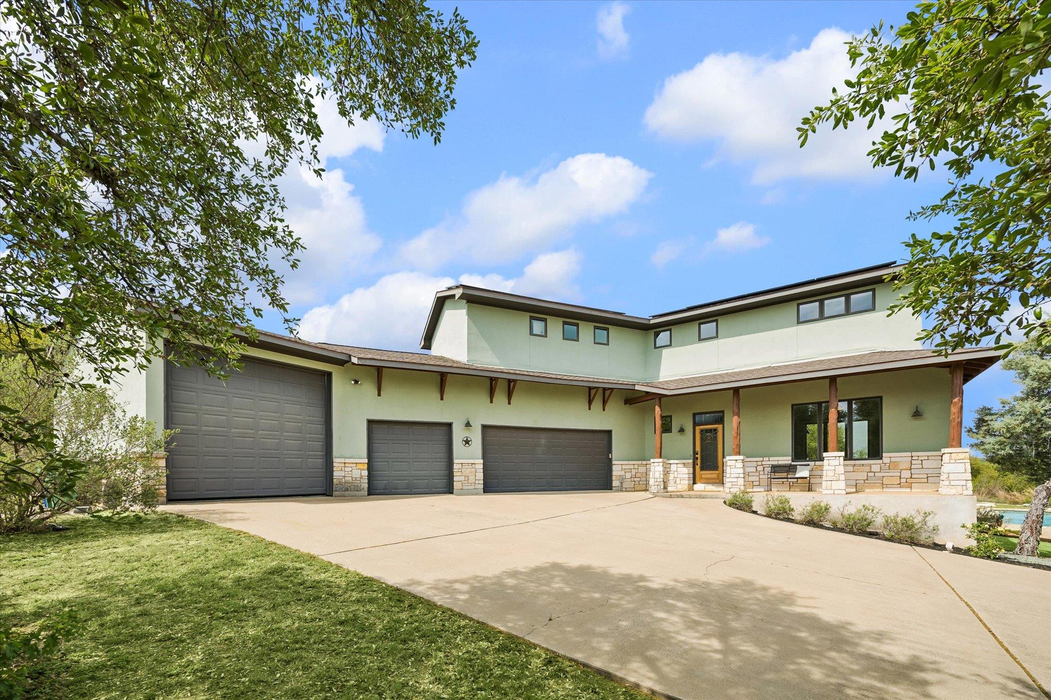 4004 Cloudy Ridge RD