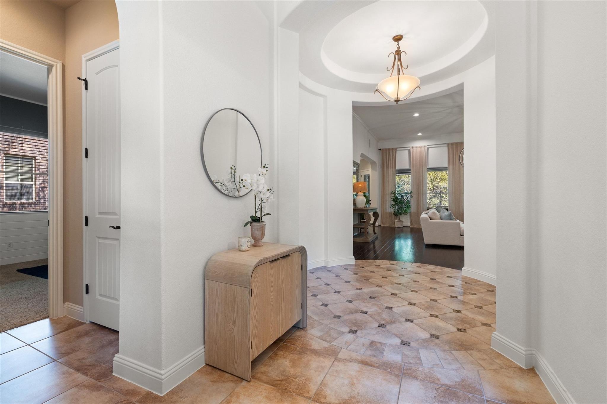 120 N Saddle Ridge DR