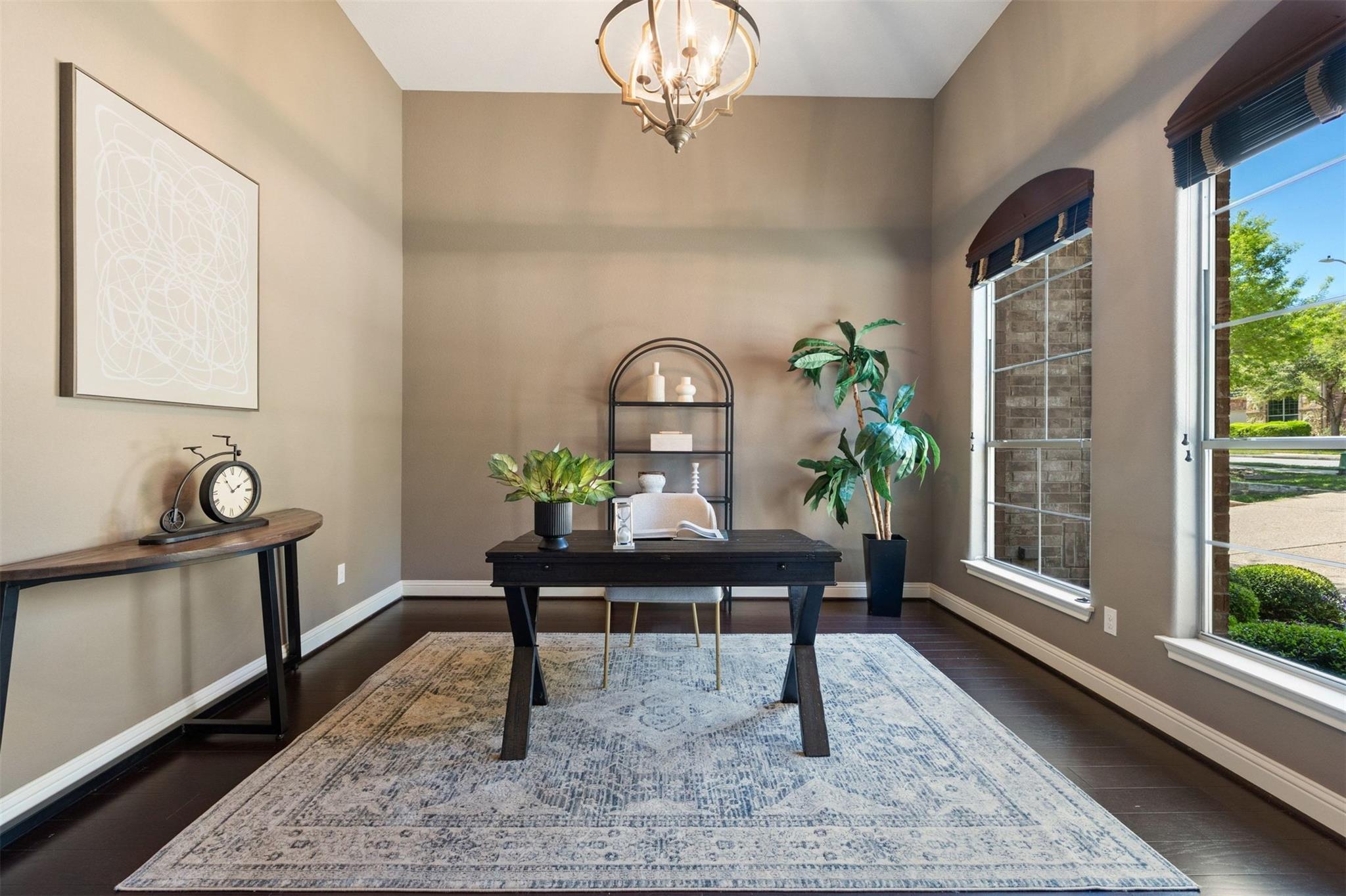 120 N Saddle Ridge DR