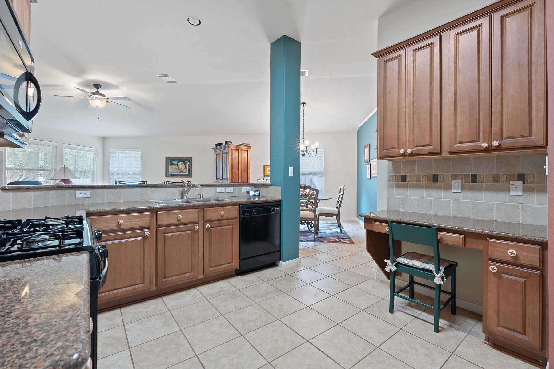 1720 Woodvista PL