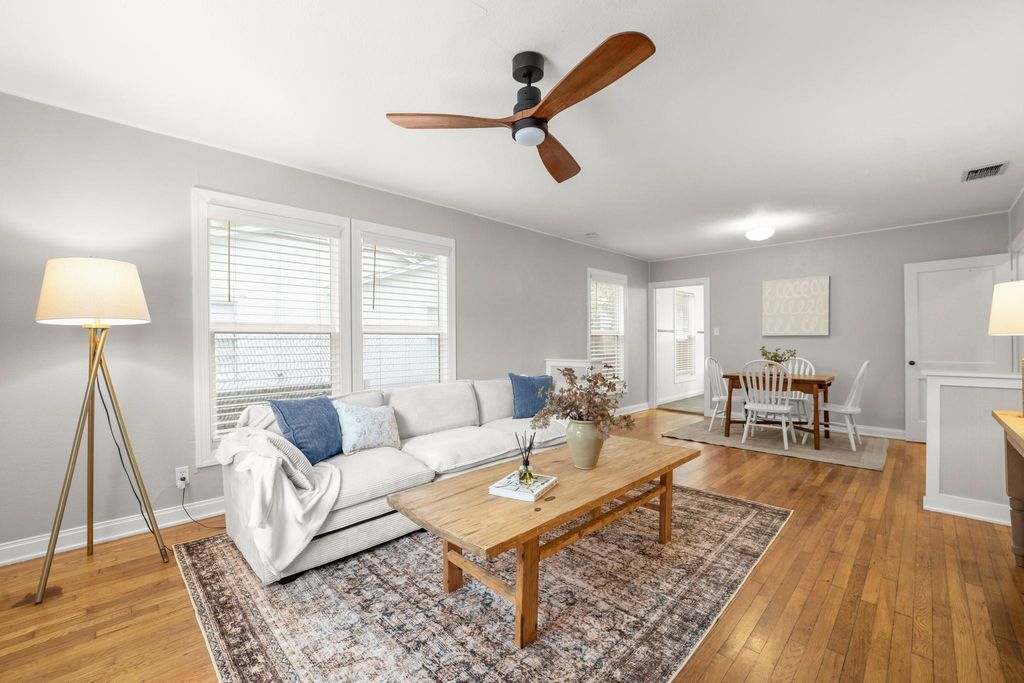 Photo of 1504 Ullrich Ave, Austin, TX 78756 (MLS # 5595689)