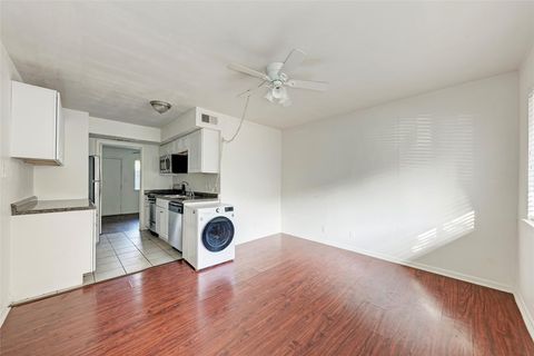 Photo of 1010 W 23rd ST #5, Austin, TX 78705 (MLS # 5935377)