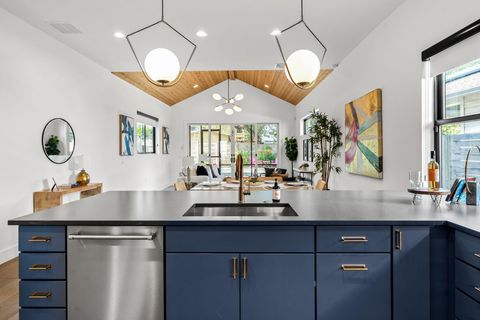 Tiny photo for 205 Ben Howell DR, Austin, TX 78704 (MLS # 8003338)