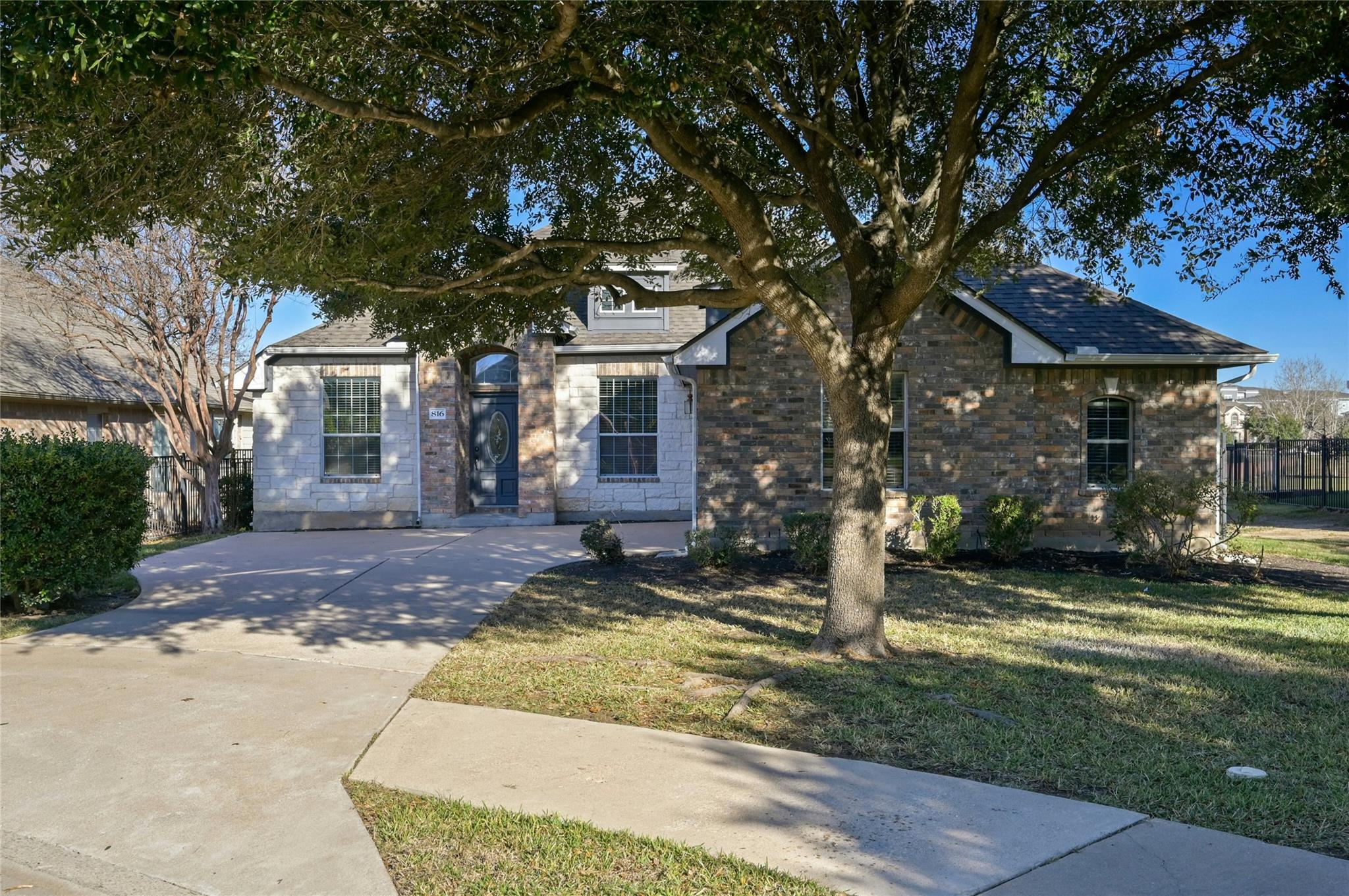 816 Bent Wood PL