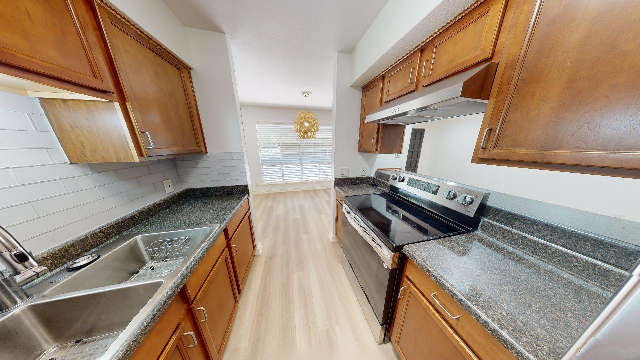 500 E Riverside DR 132