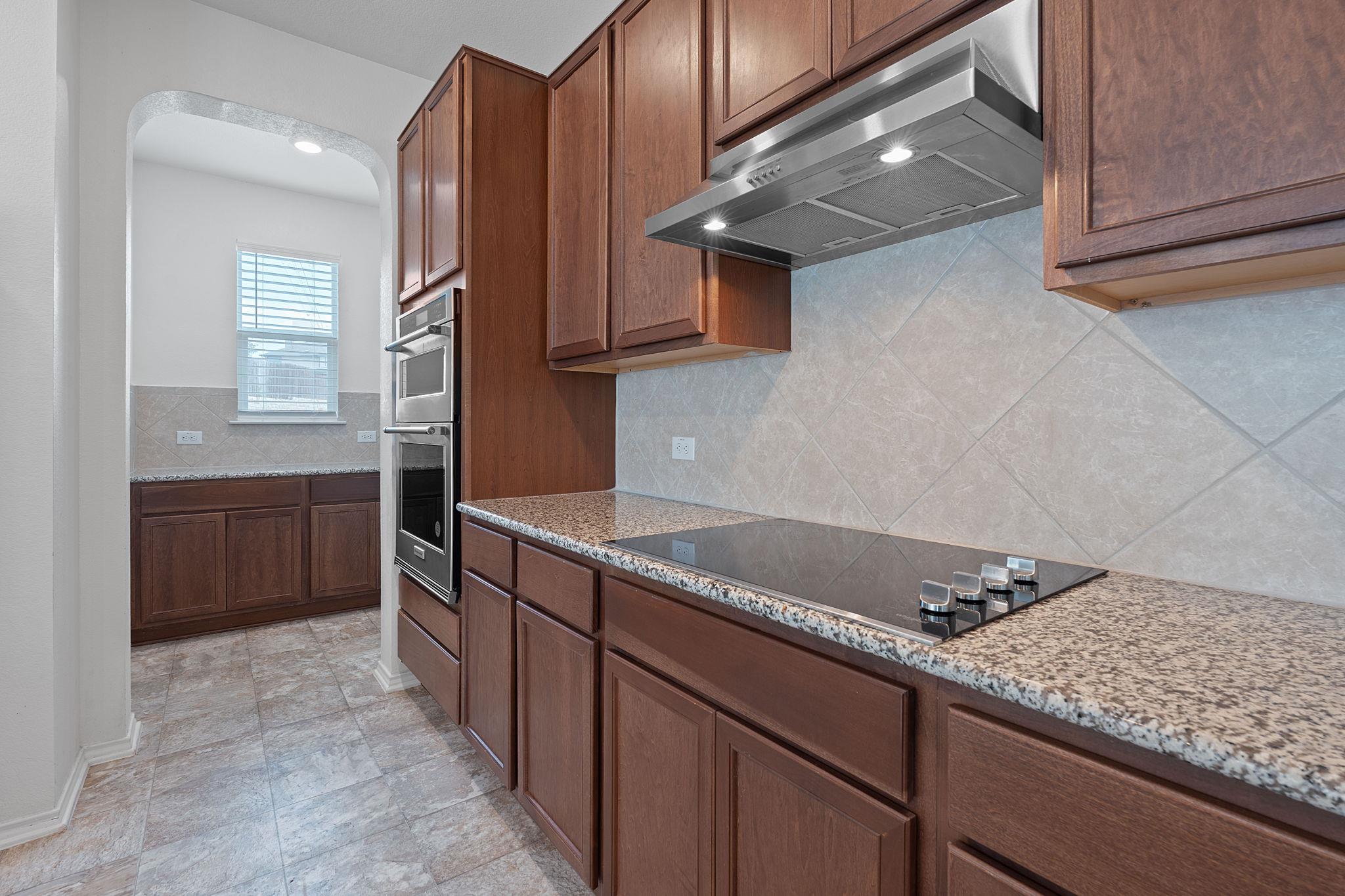 Kyle, Texas 78640, United States, 5 Bedrooms Bedrooms, ,3 BathroomsBathrooms,Residential,Active,142422