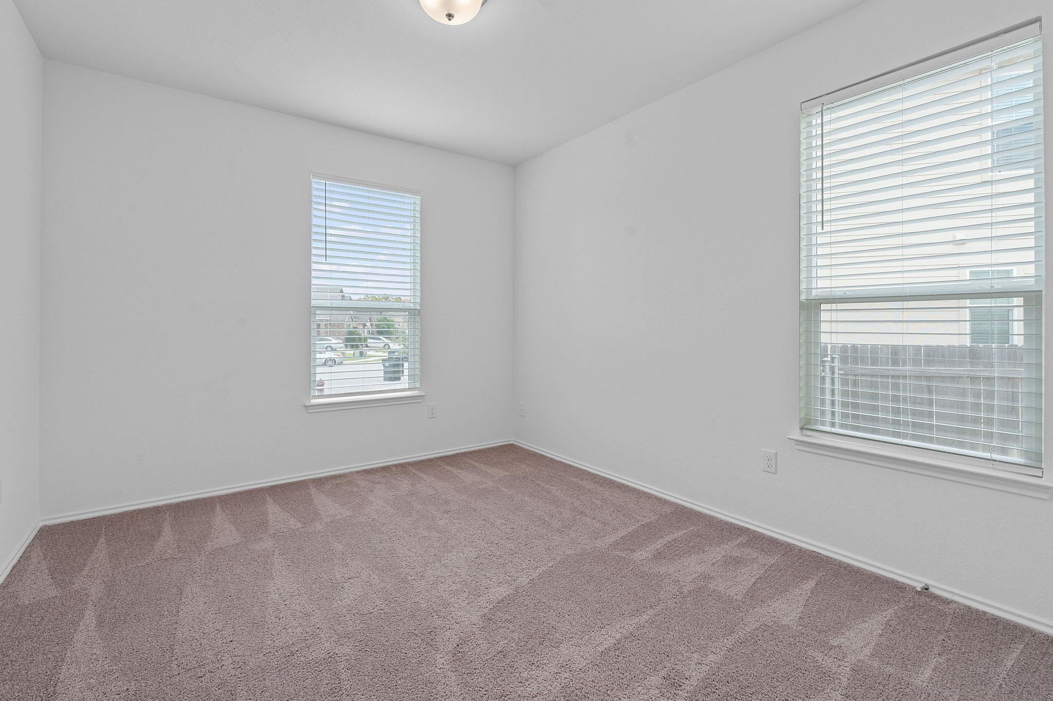 Kyle, Texas 78640, United States, 5 Bedrooms Bedrooms, ,3 BathroomsBathrooms,Residential,Active,142422