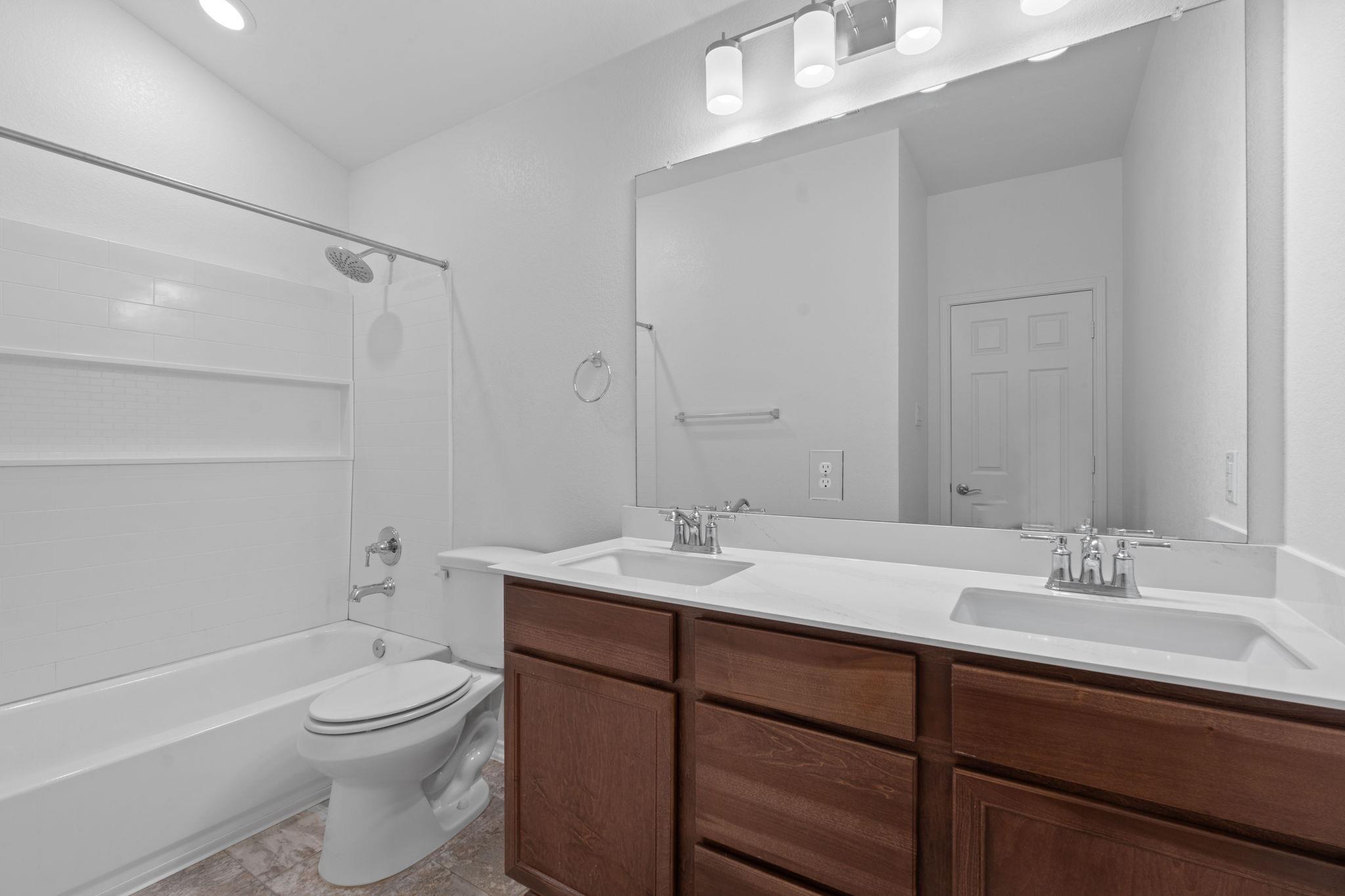 Kyle, Texas 78640, United States, 5 Bedrooms Bedrooms, ,3 BathroomsBathrooms,Residential,Active,142422