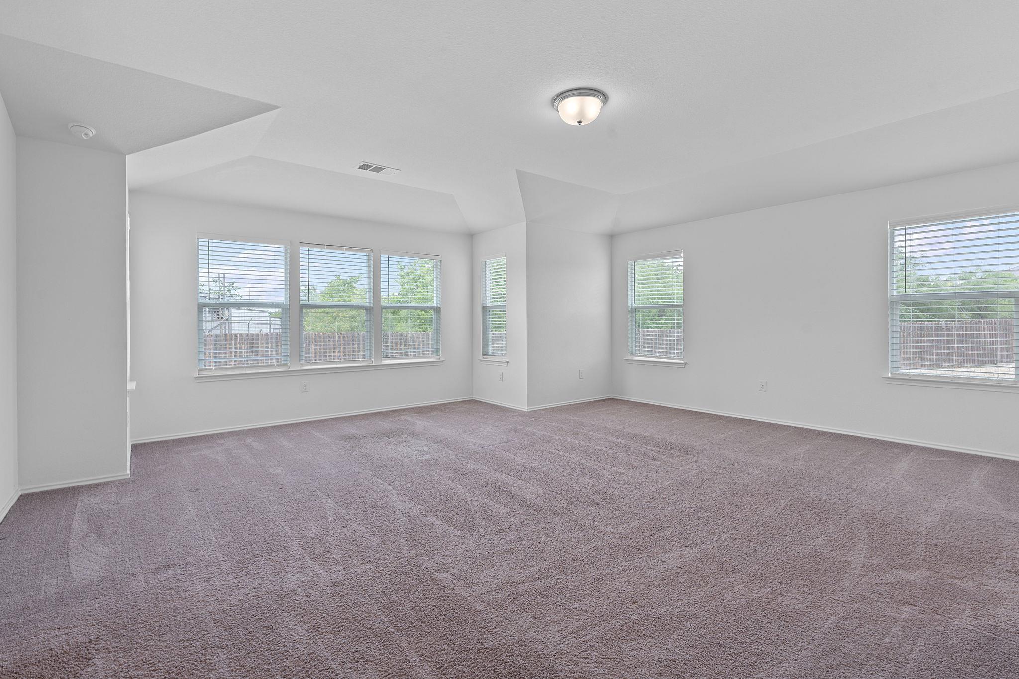 Kyle, Texas 78640, United States, 5 Bedrooms Bedrooms, ,3 BathroomsBathrooms,Residential,Active,142422