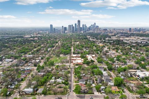 Tiny photo for 2312 Canterbury St #B St, Austin, TX 78702 (MLS # 8232080)