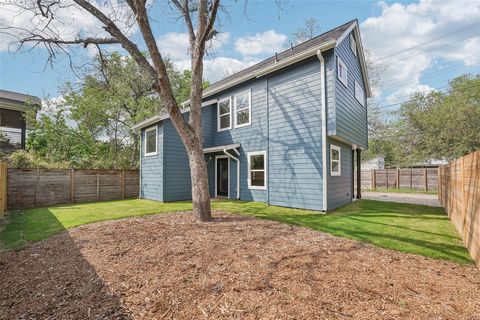 Tiny photo for 2312 Canterbury St #B St, Austin, TX 78702 (MLS # 8232080)